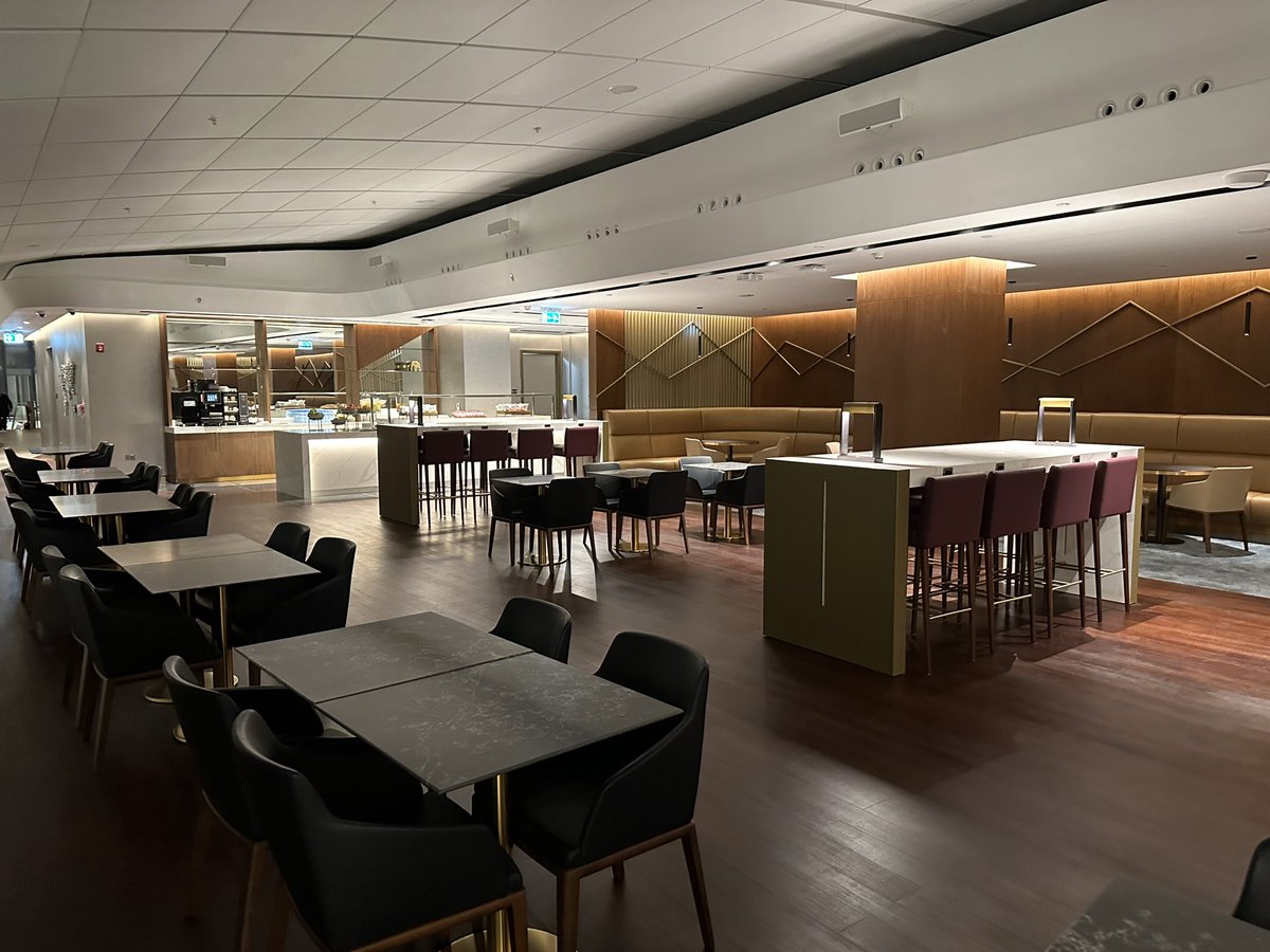 boby_382's tweet photo. Etihad #businessclass #lounge #AUH https://t.co/R3ZIdTfmUq