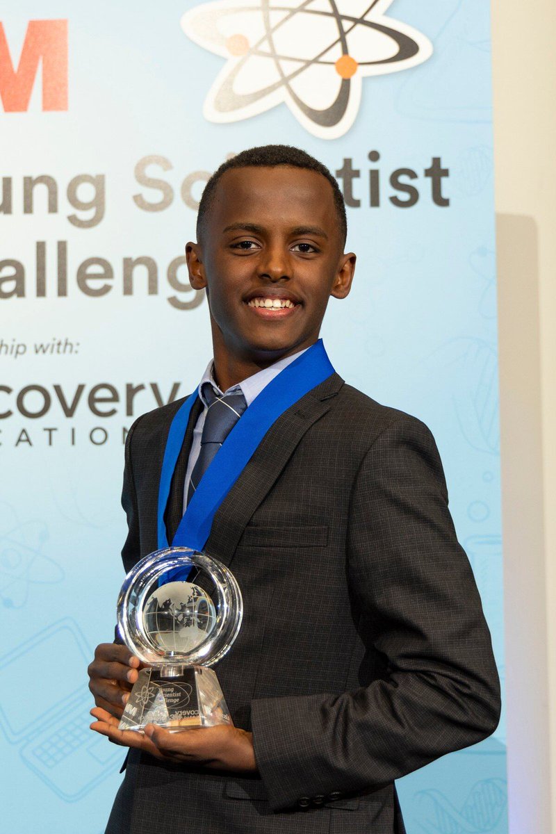 InformaCosmos's tweet image. ¿Te imaginas poder tratar el cáncer de piel con un simple jabón?

Pues eso es lo que ha logrado Heman Bekele, un estudiante de 14 años que ha creado un jabón capaz de combatir el melanoma, el tipo más común de cáncer de piel.

Heman Bekele nació en Etiopía y llegó a Estados…