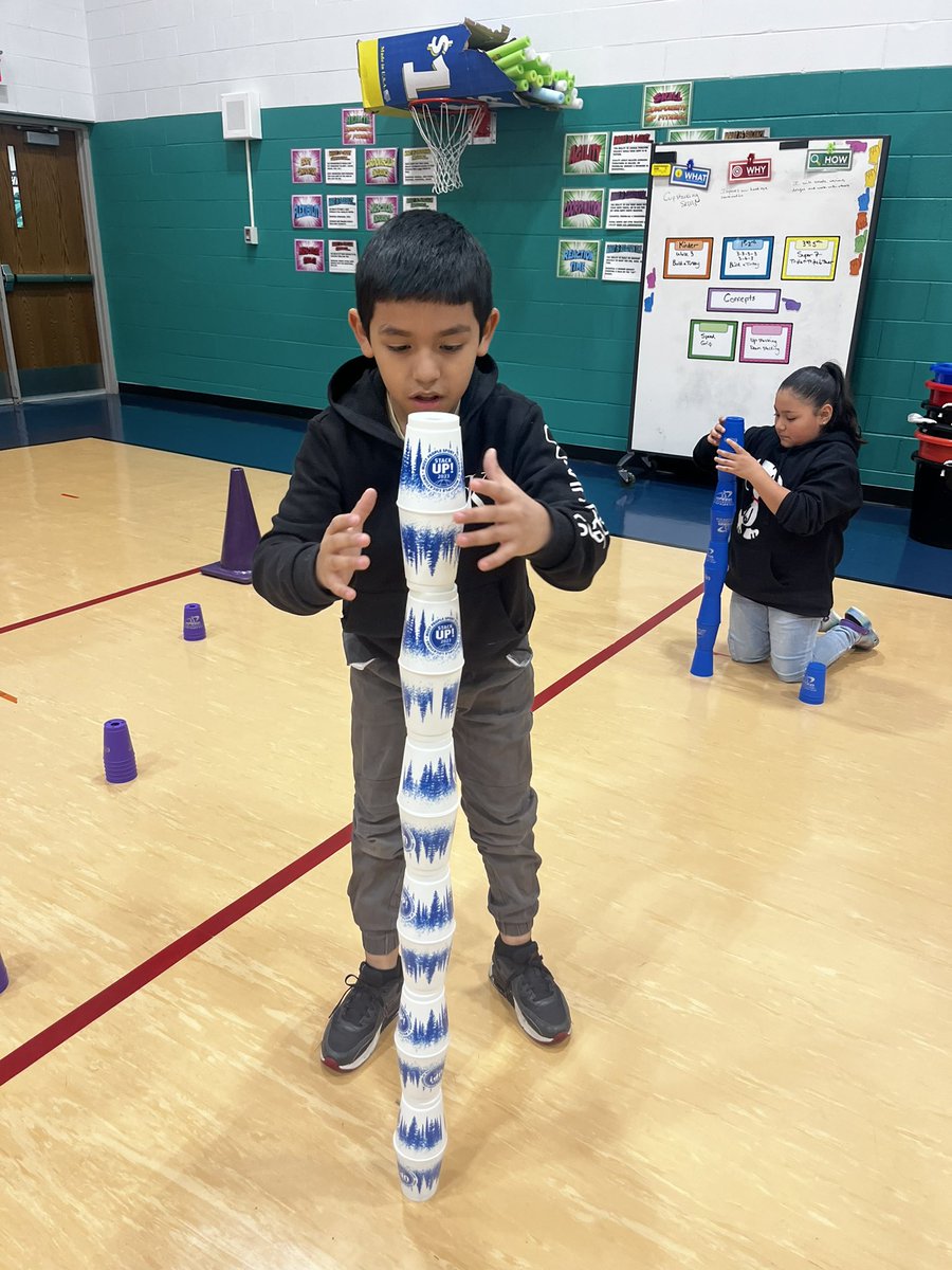 4th grade skills-hand eye coordination in PE @BoPhillips10 @D59SaltCreek