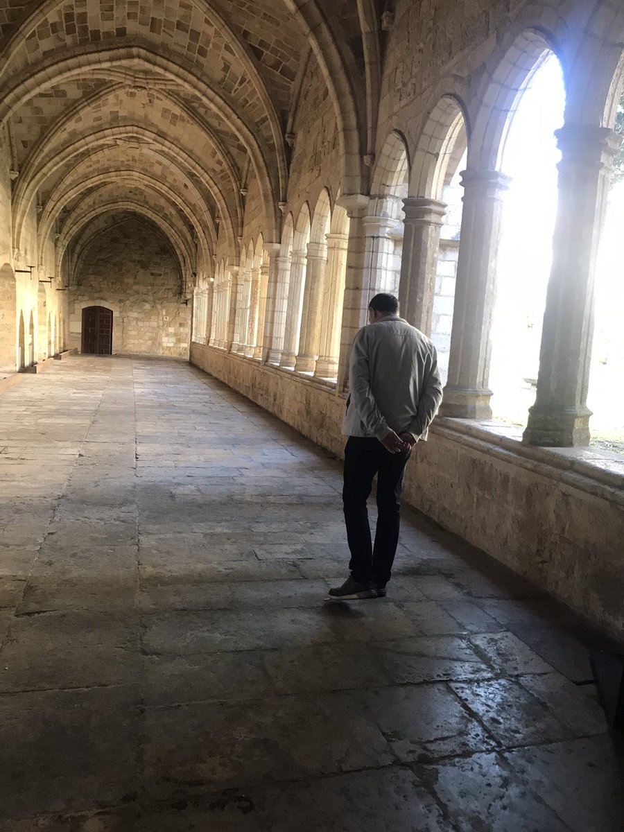 Santander te ha dado la posibilidad de transmitir lo que el tiempo te ha enseñado, compartir tu labor de investigación y tu deseo de ayudar a cambiar la manera de enfrentar el proceso de enseñanza /aprendizaje de sus alumnos. Labor controvertida. Enhorabuena. <a href="/kikeguerrerot/">Kike - Enrique Guerrero -</a>