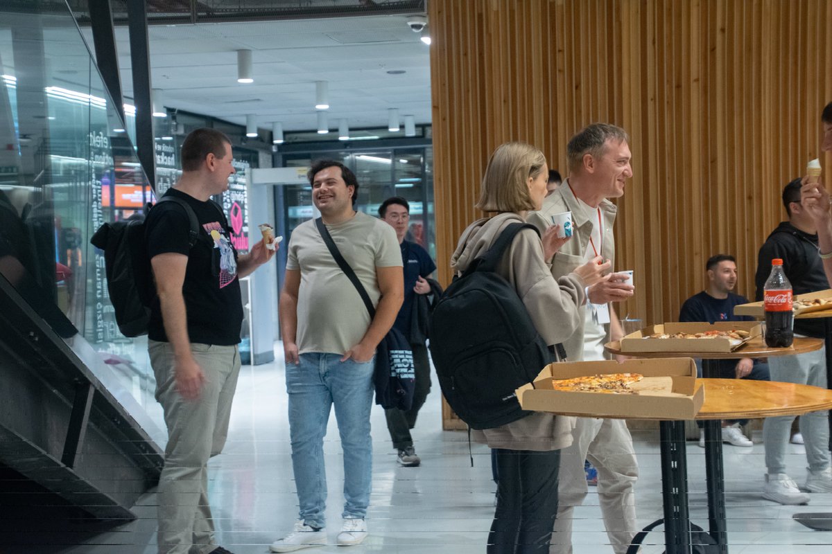 Hacker Hub tweet media