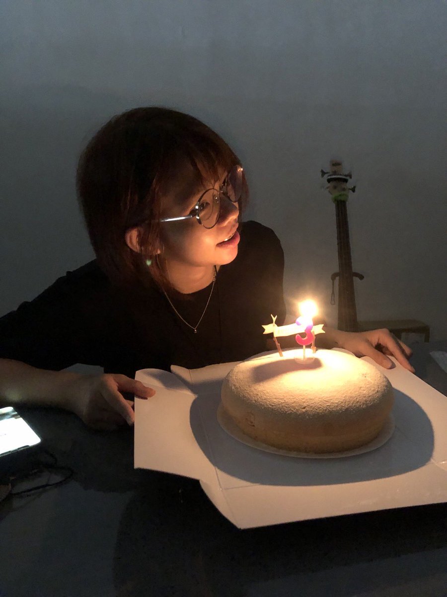 2023/11/15
生日 

一切相遇都有意義，一路上會被傷害也會傷害別人，我告訴自己，生活沒有公式，我照著感覺走，當別人對我好，我也會試著同等付出，沒有求什麼回報，沒有什麼目的，希望一切的結局是不錯的，不論過程多艱辛。

正式的願望
1.不論是喜歡的人、重要的人、愛我及我愛的人、討厭的人、不認識的人，大家過的平安、健康、順利，即使遇到困難最終都能解決。
2.接下來的計畫和目標，希望每一件事都能慢慢完成，緩慢的衝刺。
3.希望賺大錢啦哈哈。