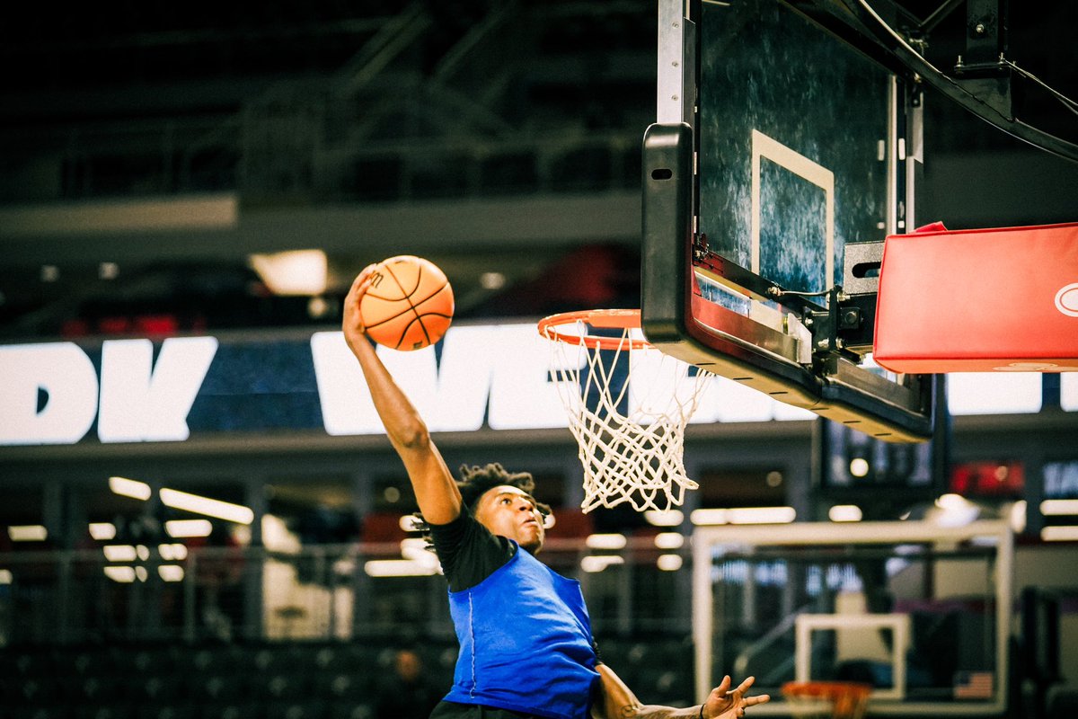 BatesKeslar's tweet image. Puttin in work 😤 @GoBearcatsMBB #EMBODY | 10.20.23 📸