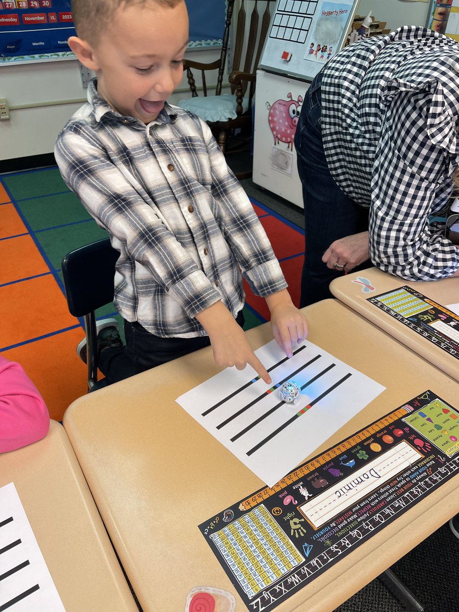 Introducing @Ozobots to first grade is so much fun!