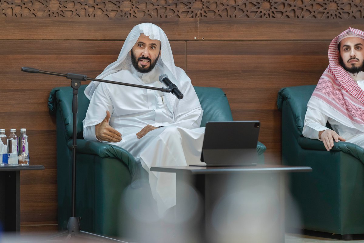 MojKsa's tweet photo. وزير العدل د. وليد الصمعاني يدشن محكمتين نموذجيتين في مكة المكرمة؛ ليصبح إجمالي المحاكم النموذجية في المملكة أكثر من 26 محكمة تعمل وفق الهوية المعيارية الموحدة والنموذج التشغيلي الحديث للمحاكم, الذي يستهدف تطوير بيئة العمل، وتحسين تجربة المستفيدين. https://t.co/LHXWRBBNi3