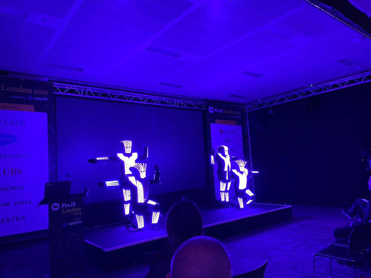 finjsio's tweet image. Great start to #FinJS London this evening with a stunning LED light show performance from Show Jokers! #LEDlightshow