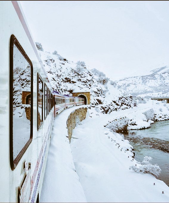 gazatr's tweet photo. Doğu ekspresine binip, rastgele defolup gitmek istiyorum... https://t.co/xTrjpGSMU1