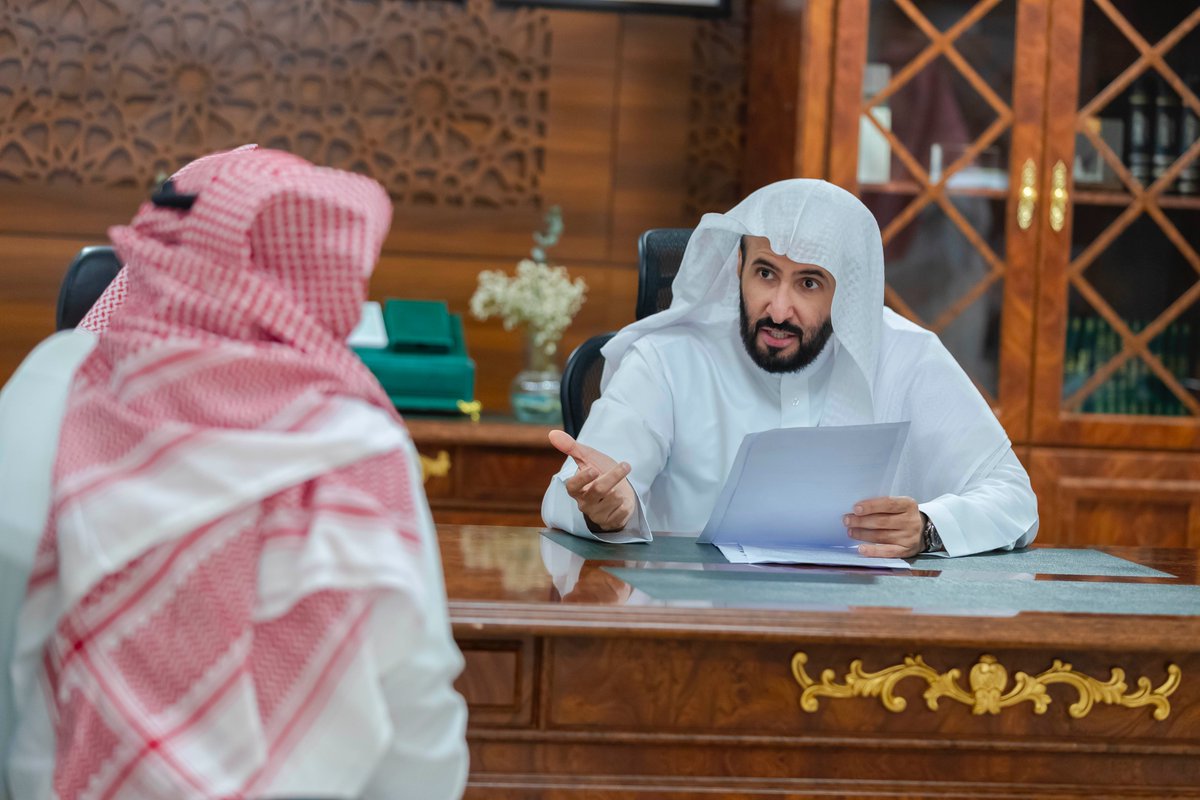 MojKsa's tweet photo. وزير العدل د. وليد الصمعاني يدشن محكمتين نموذجيتين في مكة المكرمة؛ ليصبح إجمالي المحاكم النموذجية في المملكة أكثر من 26 محكمة تعمل وفق الهوية المعيارية الموحدة والنموذج التشغيلي الحديث للمحاكم, الذي يستهدف تطوير بيئة العمل، وتحسين تجربة المستفيدين. https://t.co/LHXWRBBNi3