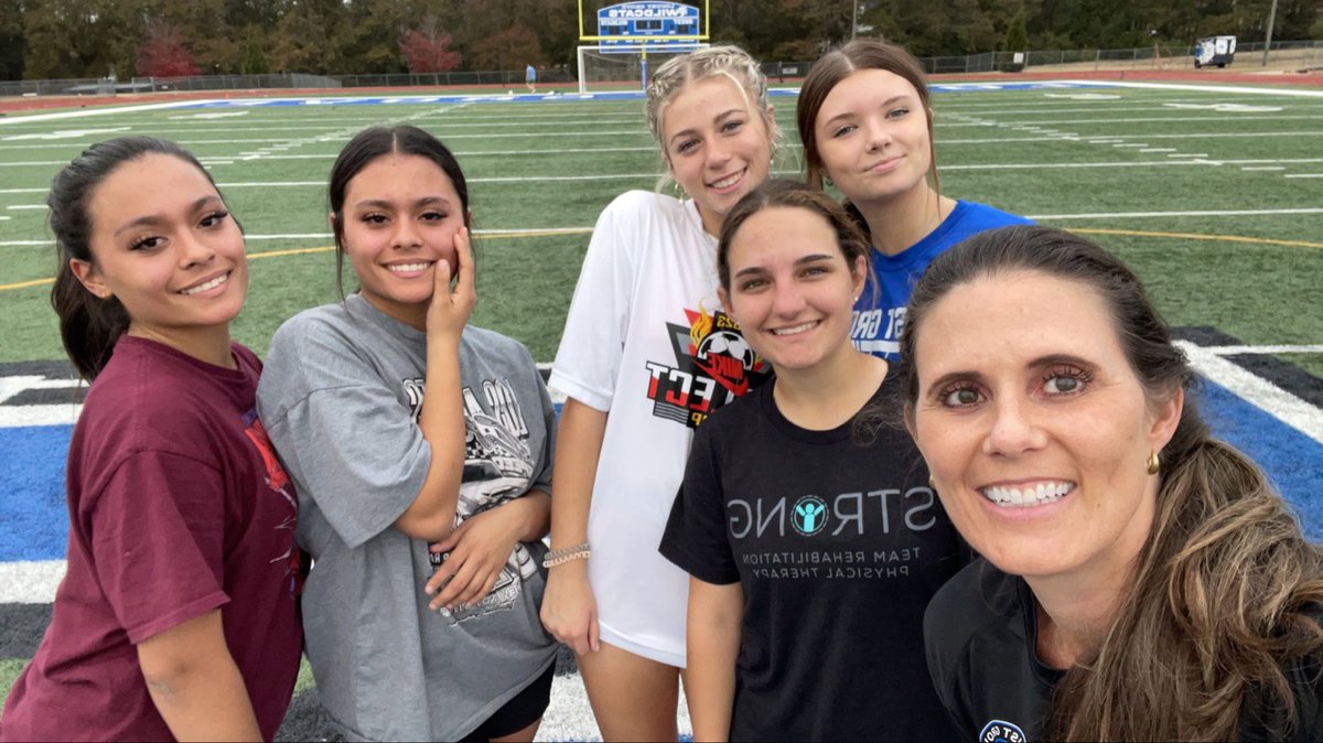 LGHSGirlsSoccer's tweet photo. Some new faces in yesterday’s conditioning session… hoping to have even more today!
#youbelonghere
#preseasonconditioning
#offseasonwork
@LGHS_Athletics @lghseniors https://t.co/WFsasJTPgz