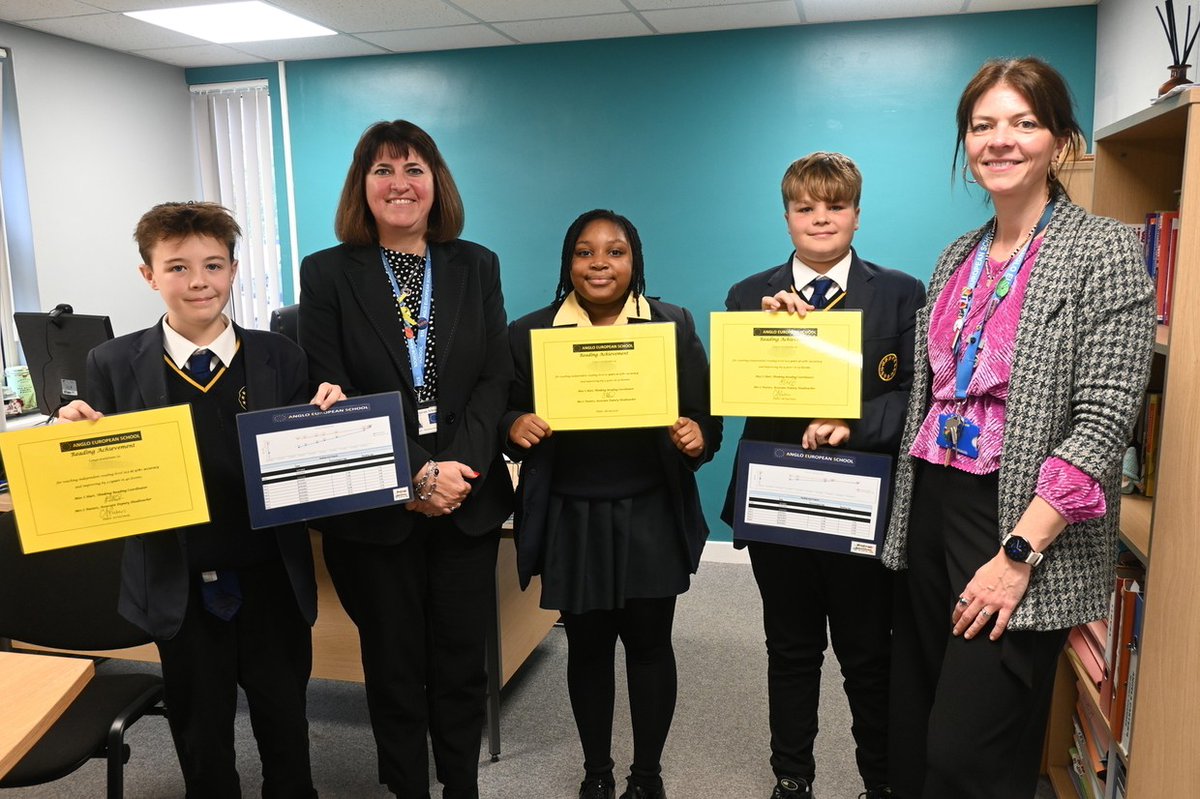 angloeuropean73's tweet photo. Mrs Gee and Mrs Peeters met with three of our current Year 8 students - Oscar, Tari and Oliver - who have just graduated from our #ThinkingReading Programme, having made an exceptional improvement in their decoding and comprehension skills.
#AngloFamily #ReadingSuccess https://t.co/3cWvMxZUca
