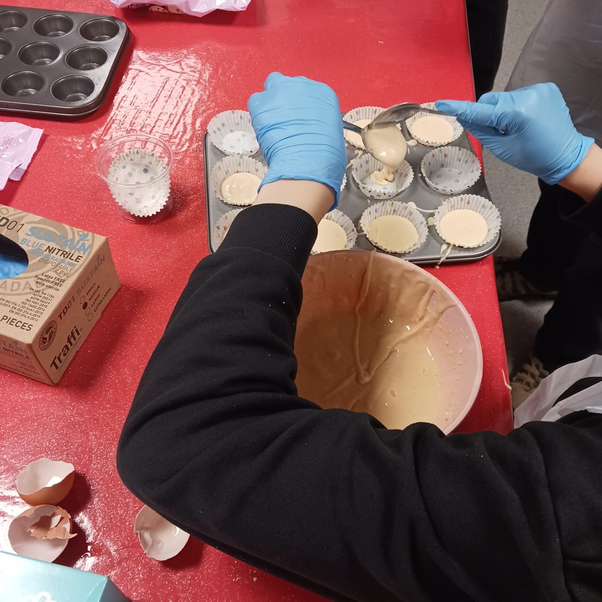 The young people who attended our Night Hub at Rushmere Hub last week, showed off some very impressive baking and kitchen skills when making cupcakes. The cakes were then taken home for their families to enjoy with them, yum! #MakingTheLeadingLivesDifference #SocialCare