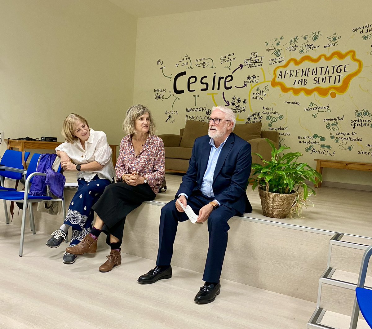 Xarxes i Serveis educatius (@seixarxes) on Twitter photo 🔹Reunió amb les direccions de CRP🔹
✅Aprofundiment en l’Eina d’autoavaluació dinàmica de xarxes <a href="/CarmeSanjuan/">Carme Sanjuan</a> <a href="/LourLloren/">Lourdes Llorens</a>
✅El lideratge de la cultura relacional i Xarxes de col·laboració professional @RArigal <a href="/Vibanez60/">Victoria Ibáñez</a>
🫱🏽🫲🏼Respecte i gratitut per la feina dels professionals 🔹Reunió amb les direccions de CRP🔹
✅Aprofundiment en l’Eina d’autoavaluació dinàmica de xarxes <a href="/CarmeSanjuan/">Carme Sanjuan</a> <a href="/LourLloren/">Lourdes Llorens</a>
✅El lideratge de la cultura relacional i Xarxes de col·laboració professional @RArigal <a href="/Vibanez60/">Victoria Ibáñez</a>
🫱🏽🫲🏼Respecte i gratitut per la feina dels professionals