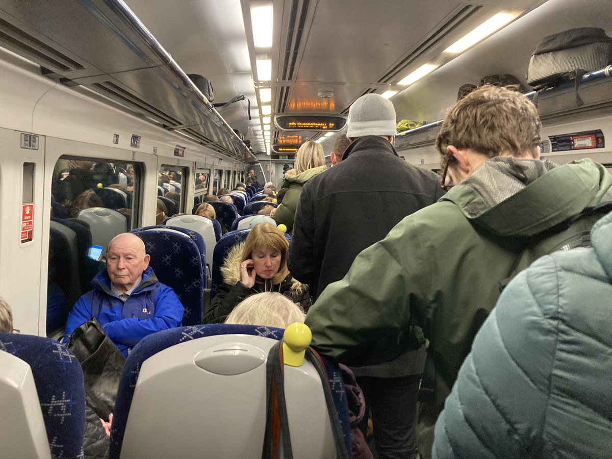 Okay, @ScotRail great idea to abolish peak time fares but please can you consider putting on trains with capacity for the numbers who now want to travel? This is the 1751 from Haymarket to Glenrothes with Thornton, just three coaches. Full before it arrived at Haymarket.