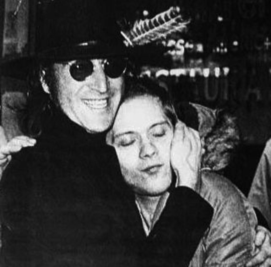 John Lennon and the actor David Patrick Kelly, October 17, 1974., image size:1080x1063