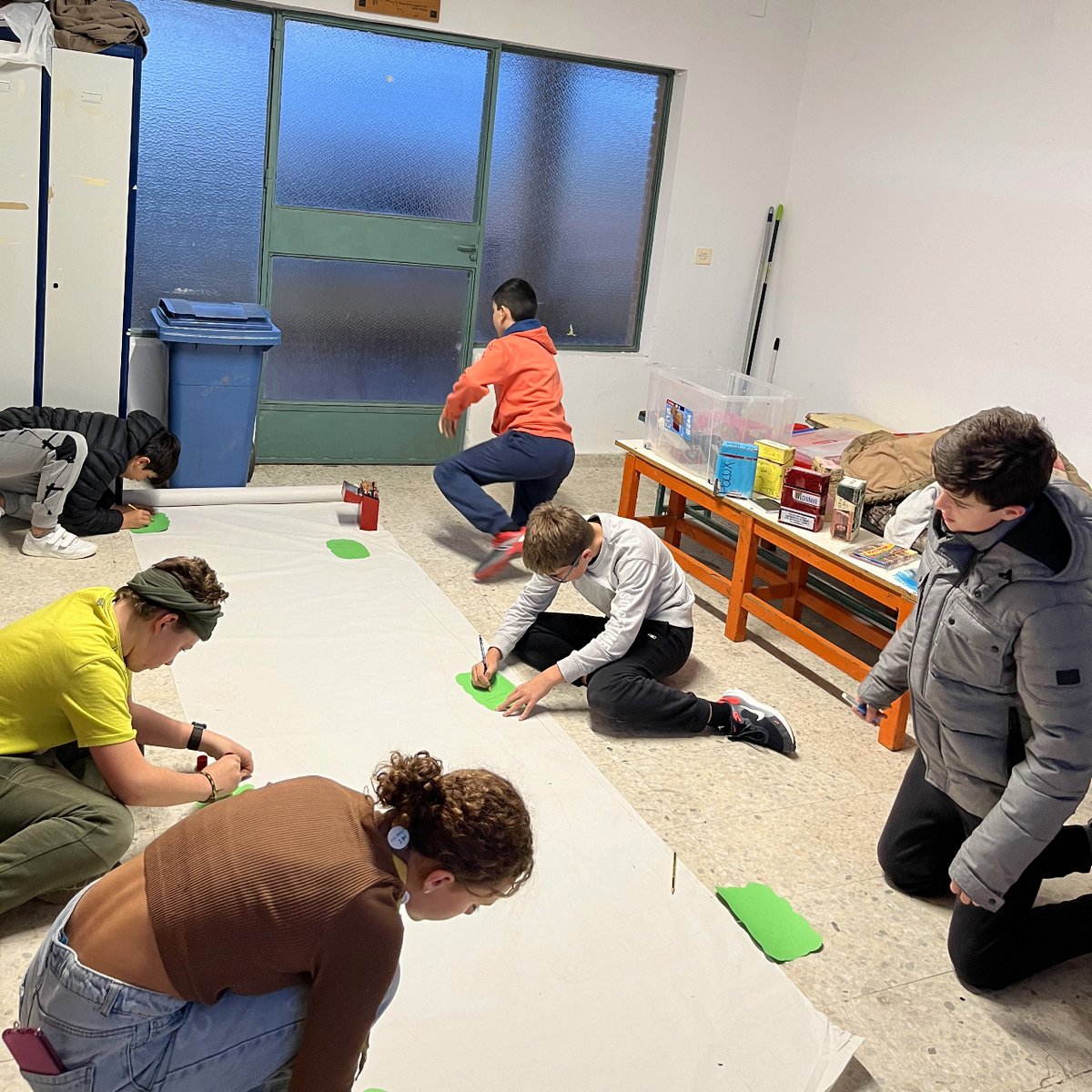 GSSanJuan211's tweet photo. ⚜La sección Scout se puso manos a la obra y empezó a idear su aventura de esta Rondo Solar.
¡Vemos que hay muchas ideas!
🧐¿Qué les deparará esta vez?
#soyscout #somos211 #scoutespaña #sanjuan211 #asdecyl #asde #seccionscout #scouts #MedinadelCampo https://t.co/Nb3DTpr9ZE