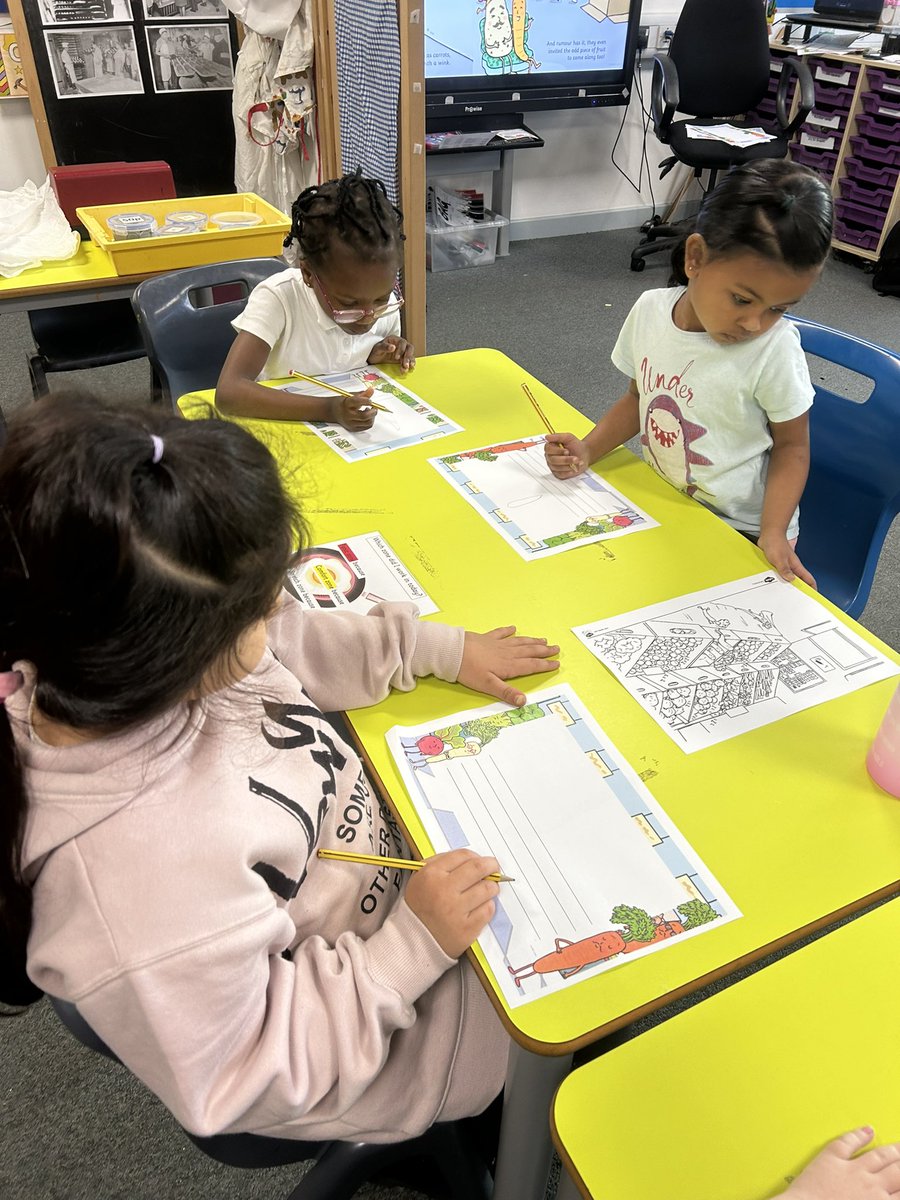 AStoryTimeClub's tweet photo. Today we read Carrot Club, a story which made us think about kindness and how we are all special and unique 🥕 Our activity was to write about our favourite part of the story and draw a fantastic picture! @AdamsdownPrm 📚 https://t.co/izi68lOo0a