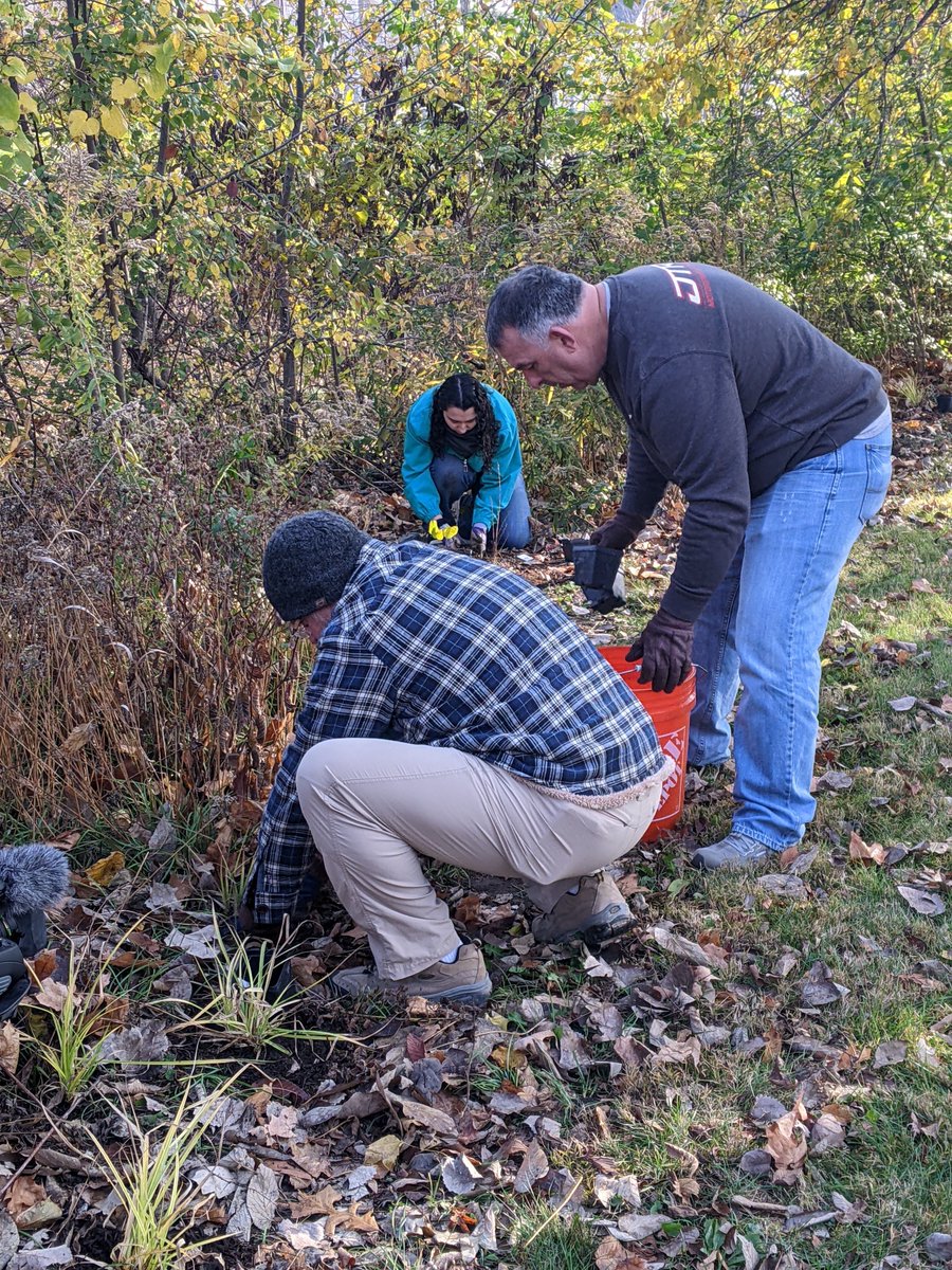 ourwaterways's tweet photo. We are proud to partner with @Cummins to provide employee volunteer opportunities to help move ROW's mission forward. We are extremely grateful for Cummins and look forward to our continued partnership. https://t.co/VCUgffnjSy