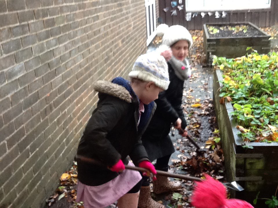 Meltham CE Primary Eco (@melthamceeco) on Twitter photo <a href="/yr2melthamce/">yr2melthamce</a> collected fallen leaves 🍂 and bagged them up to make leaf mulch to use in our garden next year. #melthamgrowing <a href="/EcoSchools/">Eco-Schools England</a> #recycle #reuse <a href="/Growtoschool/">Grow to school CIC</a> <a href="/yr2melthamce/">yr2melthamce</a> collected fallen leaves 🍂 and bagged them up to make leaf mulch to use in our garden next year. #melthamgrowing <a href="/EcoSchools/">Eco-Schools England</a> #recycle #reuse <a href="/Growtoschool/">Grow to school CIC</a>