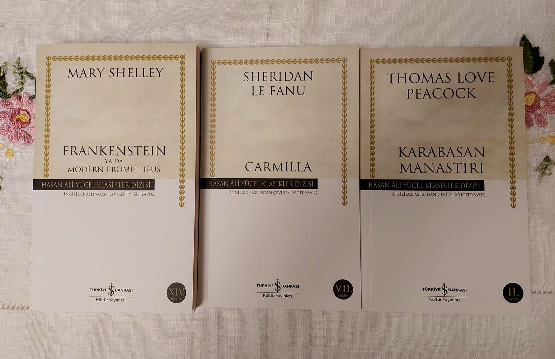 Üç çevirim. Yarın geceye dek bu iletiyi beğenenlerden bir kişiye gidecek.