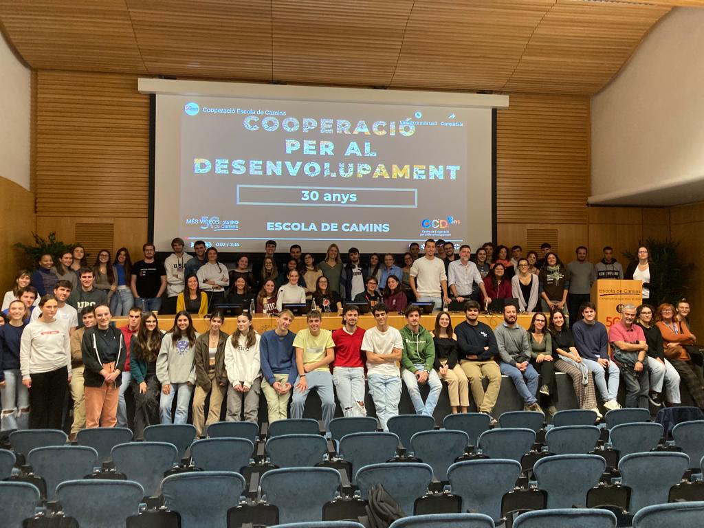 GemmaFargasRibas (@fargasribas) on Twitter photo Moltes Felicitats a <a href="/EscolaCaminsUPC/">Escola de Camins</a> per a l'organització de la III Jornada de Cooperació en la que s'han pogut posar en valor projectes i col.laboracions que reben el suport del <a href="/ccdUPC/">CentreCooperació-UPC</a>. Un plaer compartir la jornada amb <a href="/ESFCatalunya/">Assoc. Internac. d'Enginyeria Sense Fronteres -ESF</a> i <a href="/OxfamIntermon/">Oxfam Intermón</a>. Moltes Felicitats a <a href="/EscolaCaminsUPC/">Escola de Camins</a> per a l'organització de la III Jornada de Cooperació en la que s'han pogut posar en valor projectes i col.laboracions que reben el suport del <a href="/ccdUPC/">CentreCooperació-UPC</a>. Un plaer compartir la jornada amb <a href="/ESFCatalunya/">Assoc. Internac. d'Enginyeria Sense Fronteres -ESF</a> i <a href="/OxfamIntermon/">Oxfam Intermón</a>.