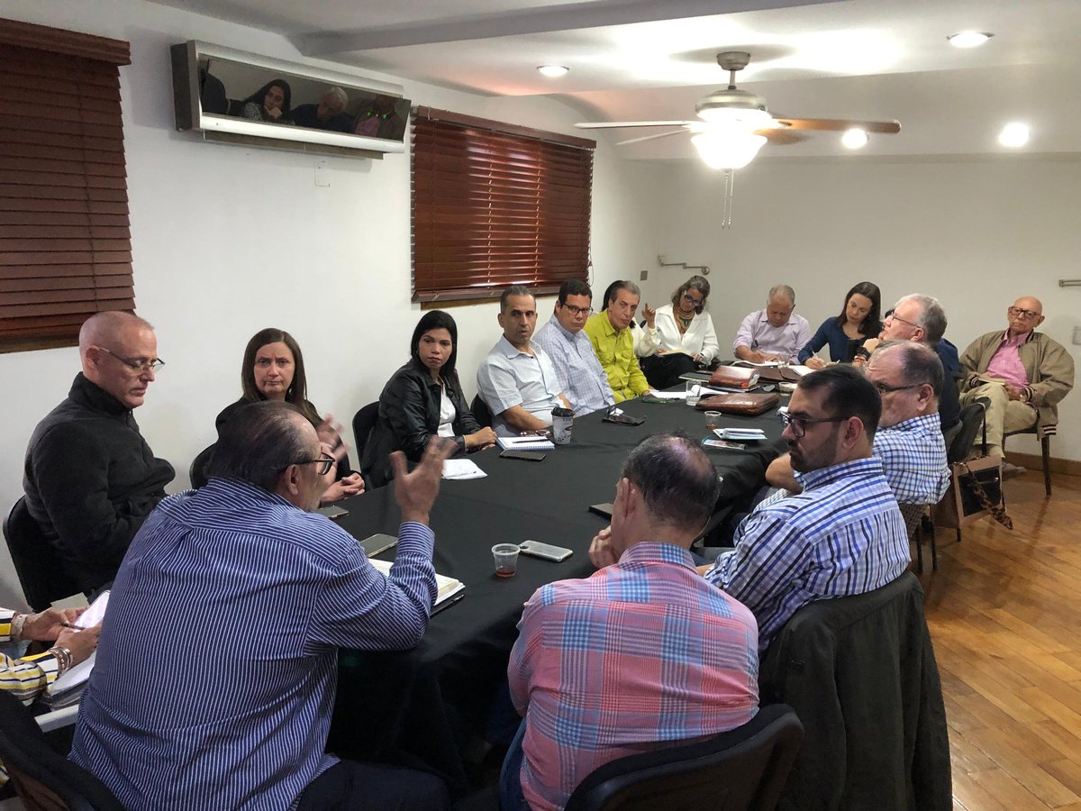unidadvenezuela's tweet photo. Excelente reunión de trabajo con nuestra candidata de todos los factores democráticos @MariaCorinaYA, fortaleciendo la agenda de trabajo en el camino de la gran victoria en 2024. #15Nov https://t.co/FREj1W9tVE