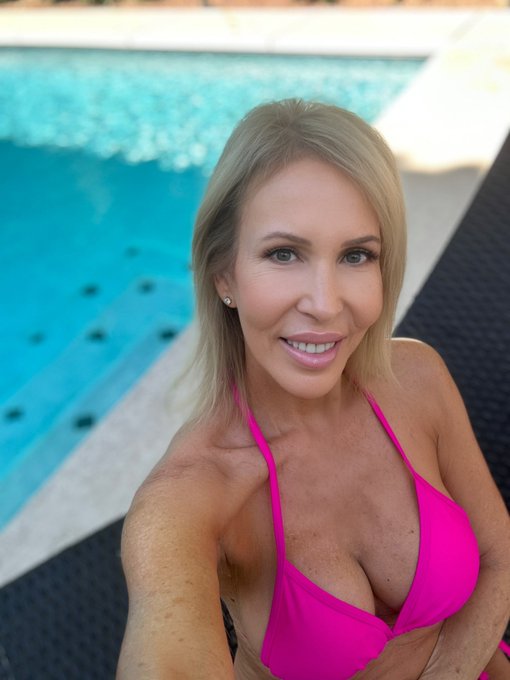 There&rsquo;s more than one way to get me wet&hellip;💋 Happy Hump Day! #HAPPYHUMPDAY #Wednesday #wednesdaythought<a href="/tag/bikini"class="tags"><span>#bikini</span></a><a href="/tag/happyhumpday"class="tags"><span>#happyhumpday</span></a><a href="/tag/pool"class="tags"><span>#pool</span></a><a href="/tag/wednesday"class="tags"><span>#wednesday</span></a><a href="/tag/wednesdaythought"class="tags"><span>#wednesdaythought</span></a>