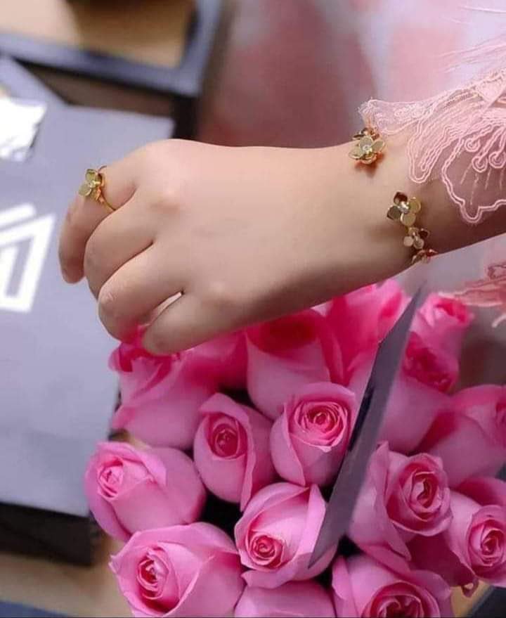 الذين يكسرون قلبًا ، وينتزعون شيئًا من سلامه ، يزرعون فيه رعبًا لاينتهي ، كيف تستطيع أفواههم، أن تقول في صلاتهم: السلام علينا وعلى عباد الله. ♥اعاده تغريده ♥