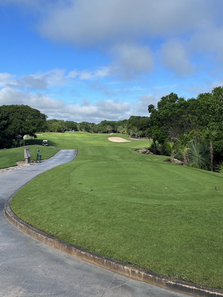 pgaofcanada's tweet photo. The Head Professional Championship of Canada presented by @CallawayGolf gets underway tomorrow at 8:30

What. A. Venue 😍 @IBEROSTAR Playa Paraiso 

Full field list: https://t.co/MJPAKMa0x3 https://t.co/pVYWrmfzdj