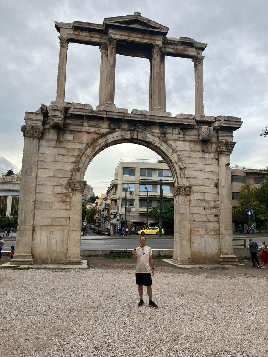 Afgelopen zondag de marathon van Athene gelopen. De authentic, van marathon naar Athene. Geweldig georganiseerd, warm weer en veel heuvels. Mooie finish in het oude Olympisch station. Topweek.