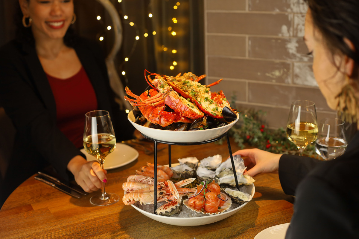 Christmas is just 40 days away! Gift the ultimate dining experience at Europe’s Best Luxury Seafood Restaurant this festive season with a SOLE gift card.🎄 Purchase at sole.ie/gift-cards #dublingifts #christmasgift #dublinchristmas