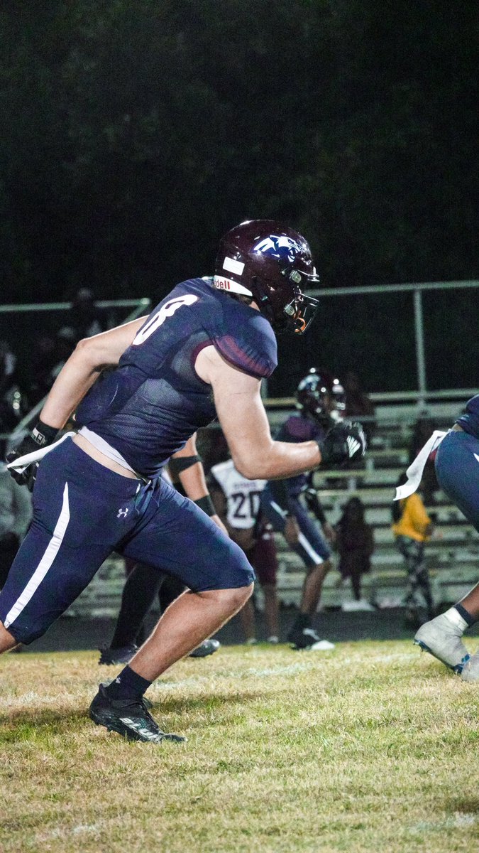 SENIOR SEASON HIGHLIGHTS 
hudl.com/v/2MYRkS