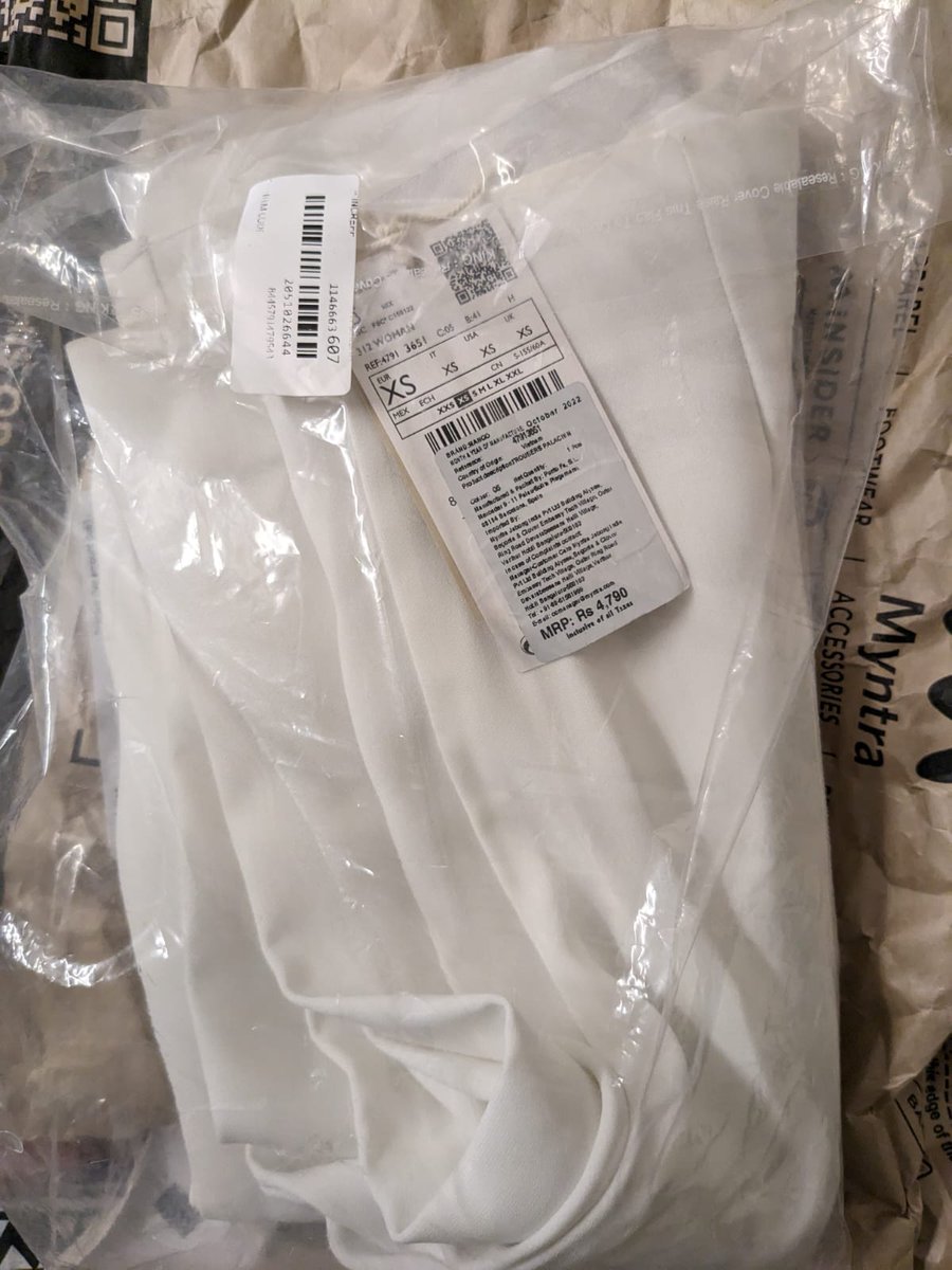 deepika_vani's tweet photo. @myntra Delay in resolving my complaint: IN23110712413841225491
Seriously? I have received the product but no update on the app to initiate a return, and my cancellation is stuck for a ridiculous 10 days. Elite member perks seem like a joke https://t.co/WgMP5ObJsg