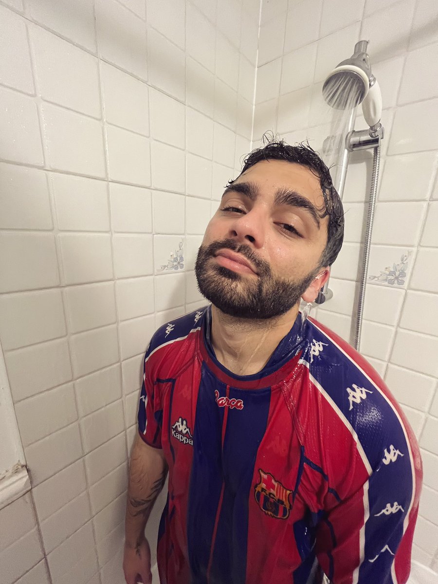 My debut EP ‘Shower Thoughts’ will be released on November 29th, two weeks today. It has taken me 2 years to complete and I have done it without any label, management or funding behind me (hence why this is just a pic of me in the shower). Pre save it using the link in my bio🚿