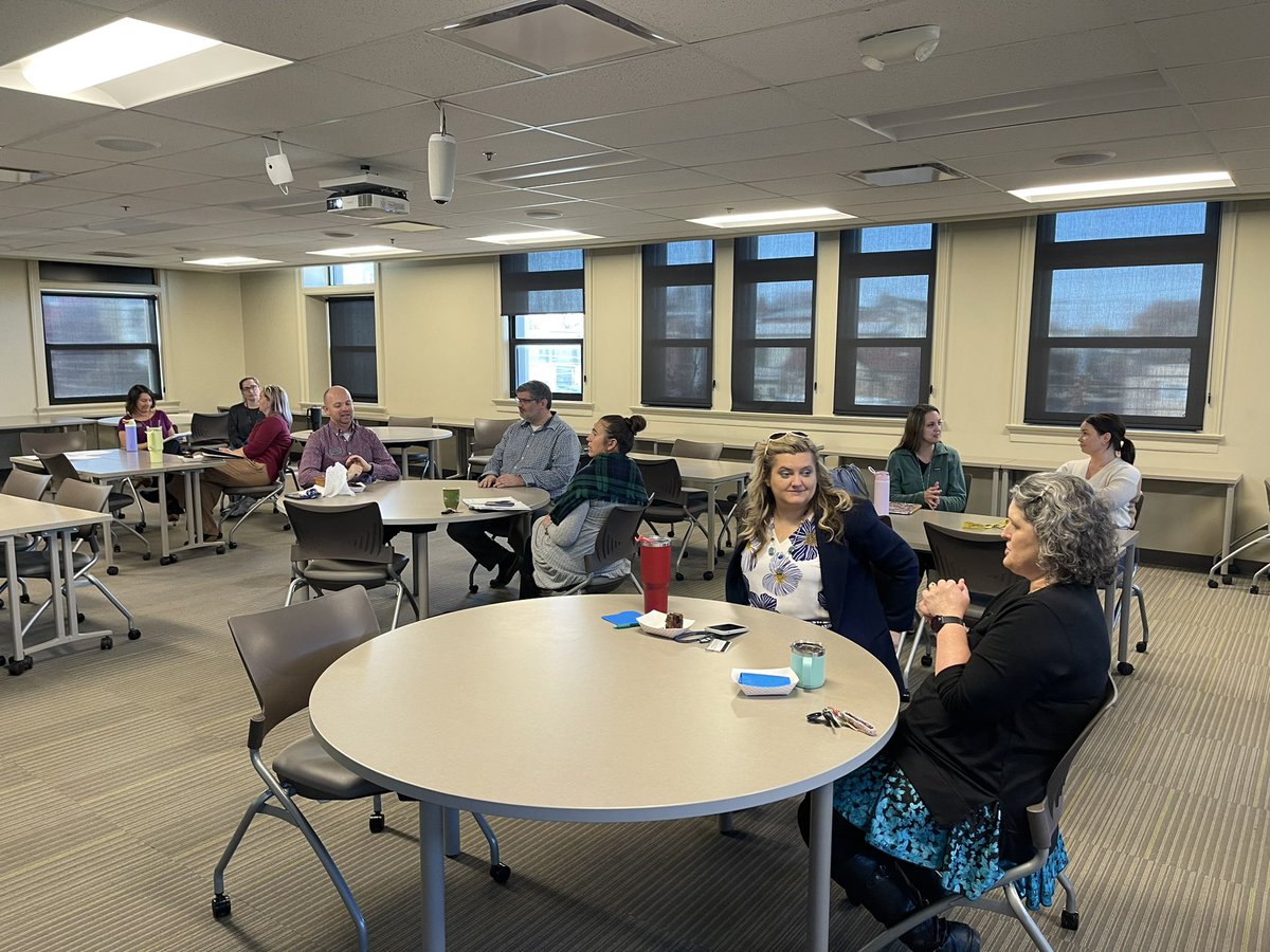 kjglobal88's tweet image. A session at @SpaldingU 2day on &quot;Working with challenging students&quot; &amp;amp; issues w student learning in the OL, 💻 hybrid, &amp;amp; F2F contexts. I drew on my 35 years of univ teaching exp. Thanks Dr. Hawes &amp;amp; School of Nursing 4 inviting me.  #mtnott #spaldingu #graduatestudies