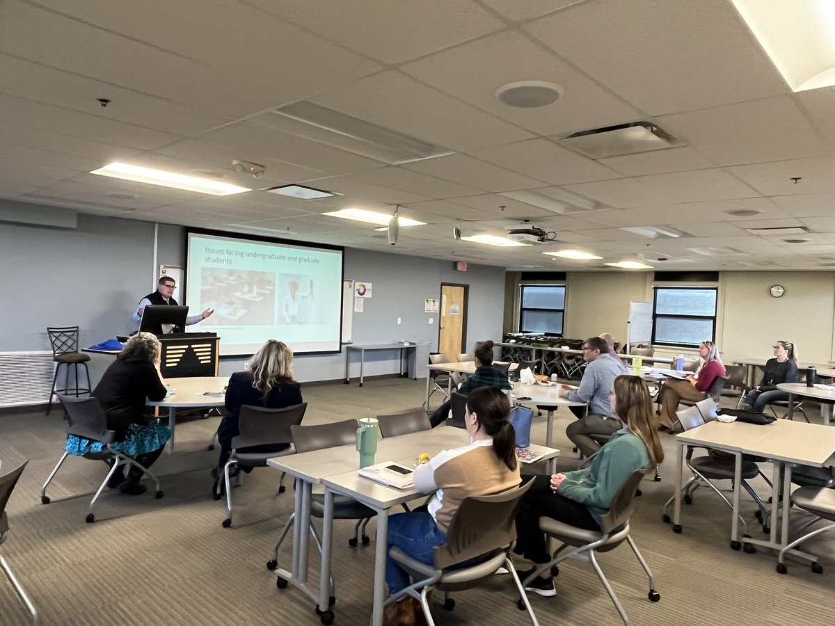 kjglobal88's tweet image. A session at @SpaldingU 2day on &quot;Working with challenging students&quot; &amp;amp; issues w student learning in the OL, 💻 hybrid, &amp;amp; F2F contexts. I drew on my 35 years of univ teaching exp. Thanks Dr. Hawes &amp;amp; School of Nursing 4 inviting me.  #mtnott #spaldingu #graduatestudies