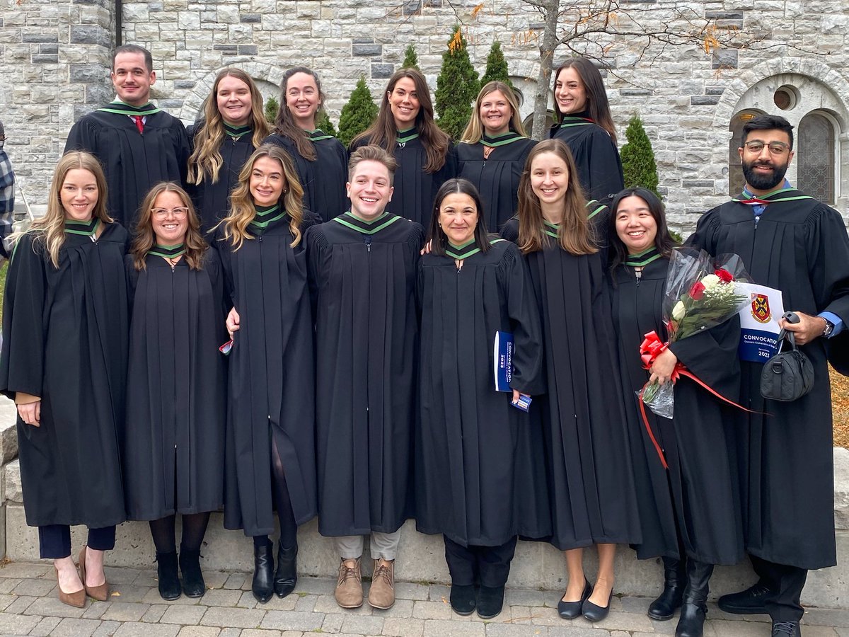 Thrilled to celebrate the newest cohort of #queensu nurse practitioner graduates during #NPweek 🎓 #QueensUgrad2023