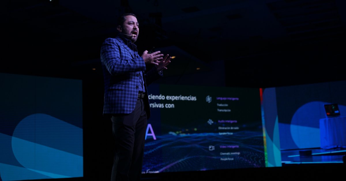 🌟 En este Partner Forum de #CiscoEngage, la colaboración es clave y es un placer escuchar a Jorge Salgado, Collaboration Sales Leader de Cisco México.️  #PoweredbyHumans