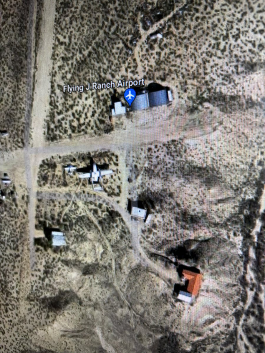 Boneyardsafari's tweet photo. Does anyone know the owner of C-119L 53-8074 at the Flying J Ranch Airport out here in Arizona? #usaf #c119 #flyingboxcar #aviationsafari #aviationpreservation #boneyardsafari https://t.co/FUSx7Vpy4t