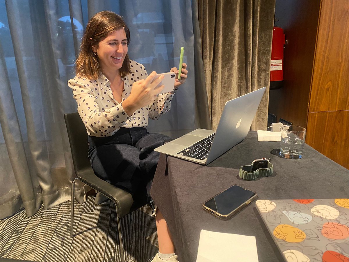 Laura González tweet media