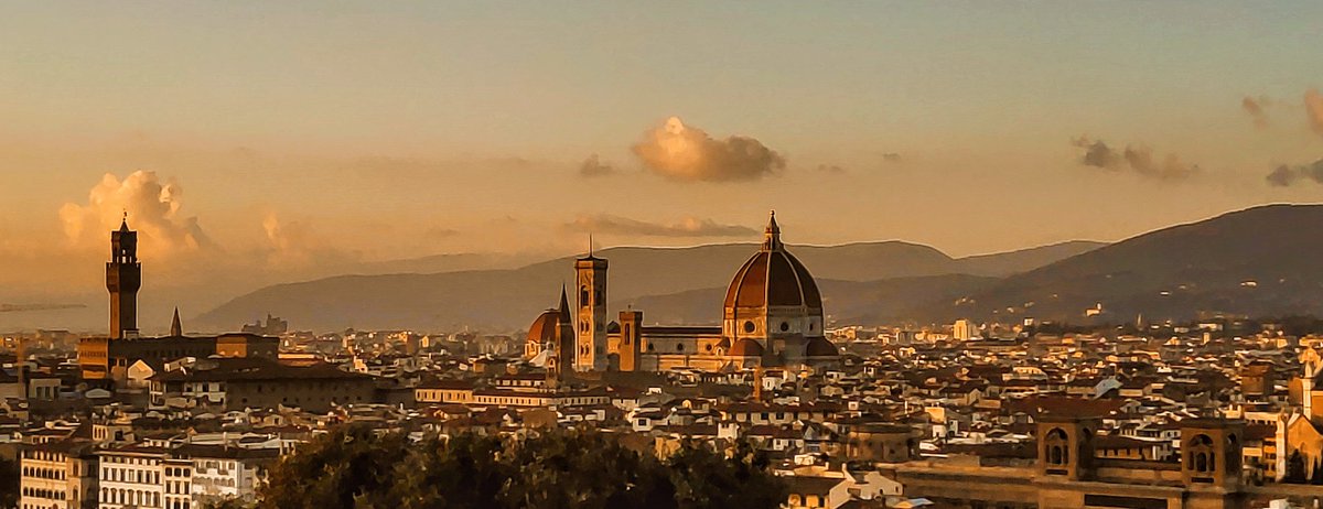 Another stunning view of Florence, this time at sunset from the hills across the Arno river #firenze #Florence