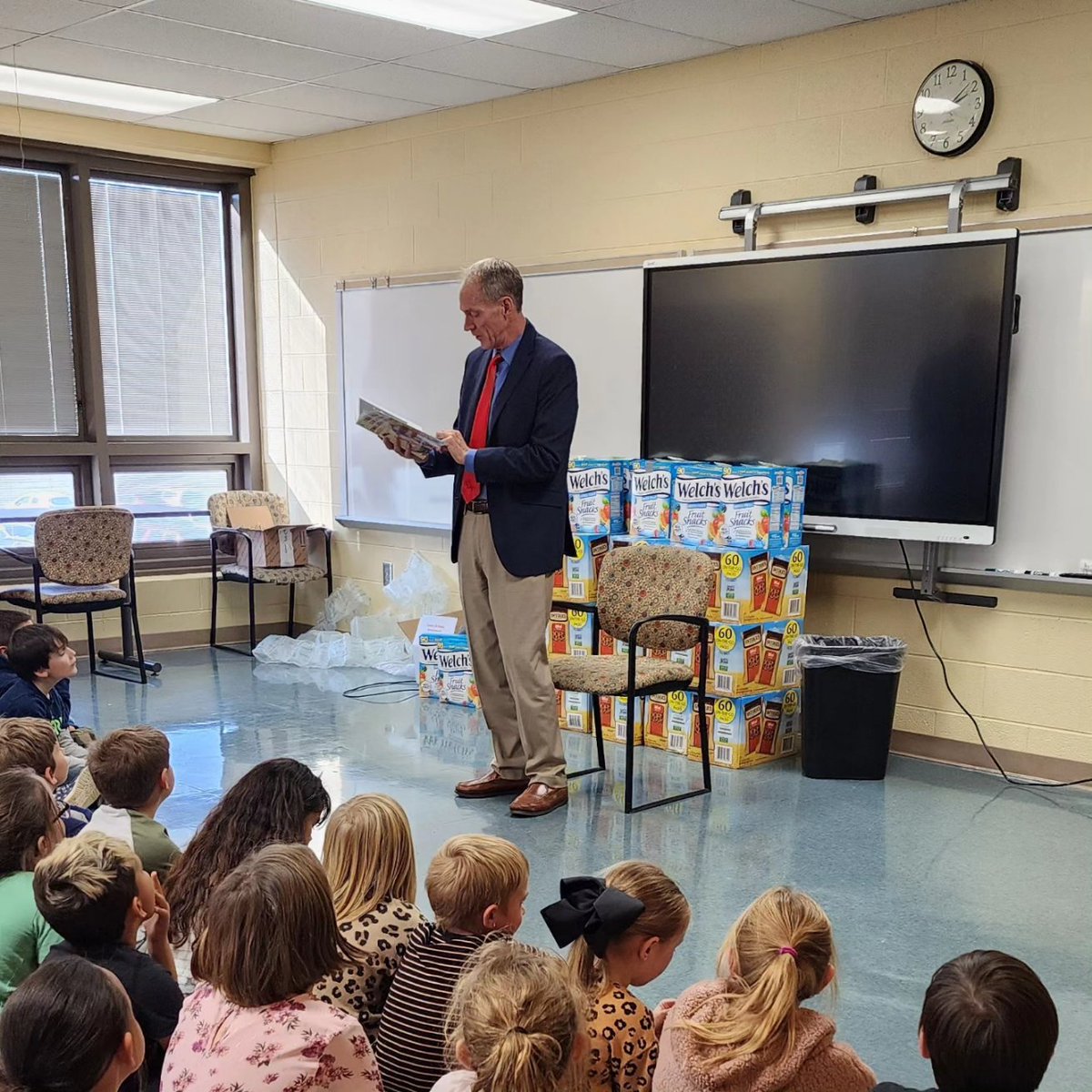 nolanswizards's tweet photo. Thank you for reading to us today, Mr. Geib. https://t.co/vm2zr4Vgjx