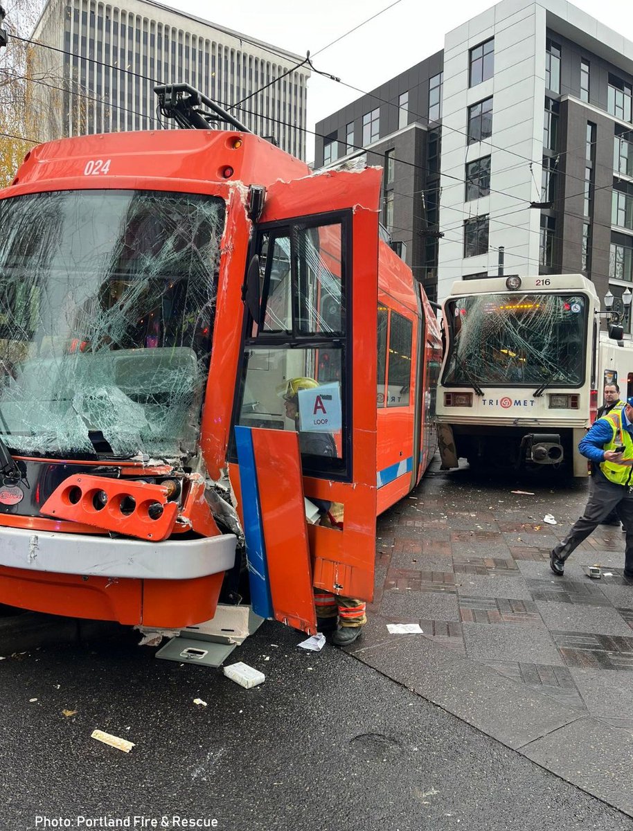 FOX 12 Oregon tweet media