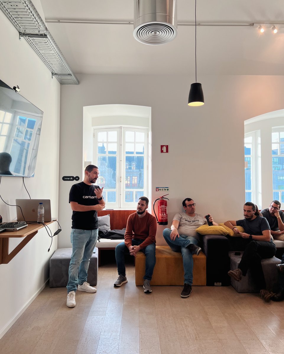 pixelmatters_'s tweet image. The day our engineering team came together, hosting a #codematters session on "Cultivating a Healthy Code Review Culture" right here at our HQ! This one's definitely one for the books. 🧡