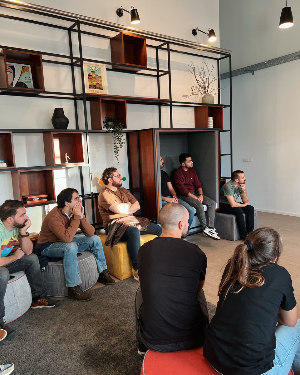 pixelmatters_'s tweet image. The day our engineering team came together, hosting a #codematters session on "Cultivating a Healthy Code Review Culture" right here at our HQ! This one's definitely one for the books. 🧡