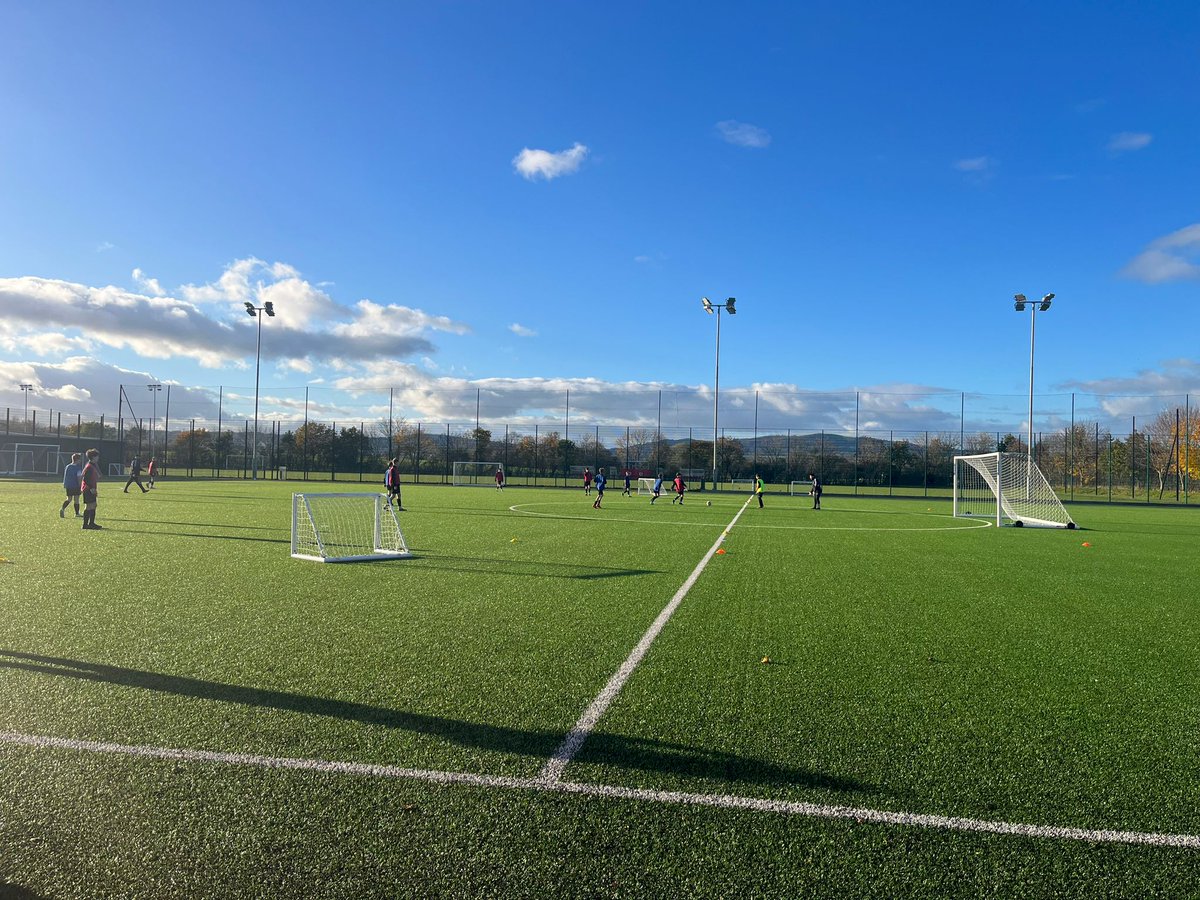 BalaTownAcademy's tweet photo. Our U13's &amp; U14's groups once again assisting with the FAW UEFA 'B' Licence Assessments today down at Colliers Park. 

Thoroughly enjoyable day, all players represented our club immensely well. Thank you to the FAW for having us down! 

⚪️⚫️🏴󠁧󠁢󠁷󠁬󠁳󠁿 https://t.co/uT9Z0j30Ok