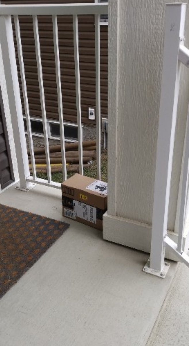 Mikayla_Foster's tweet photo. Im sorry Amazon you want WHAT??? https://t.co/2j06jnfje8