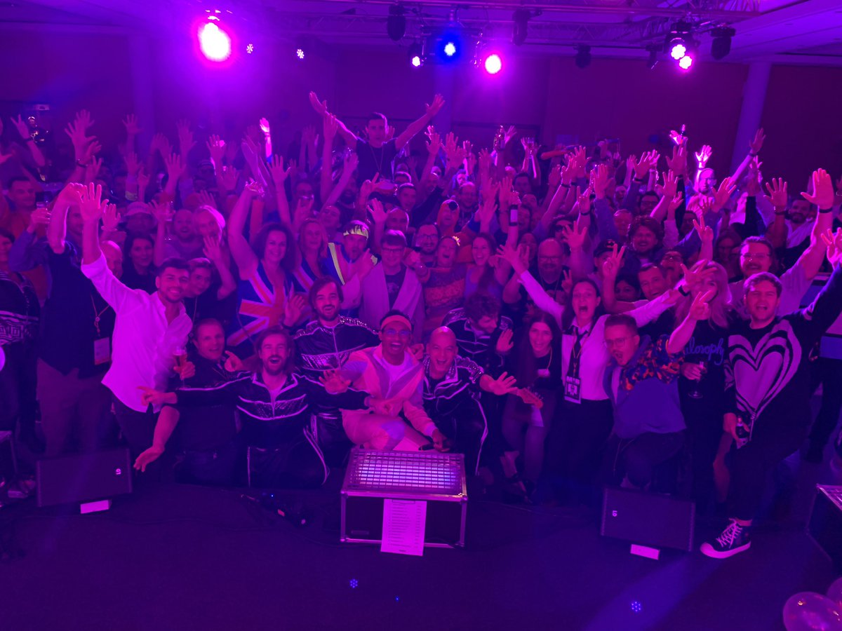 Bart knaack tweet media