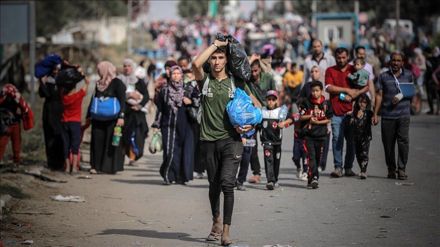 Por lo tanto, tampoco debemos caer en la retórica de la #guerra entre Israel y Hamas. #IsraelHamasWar
Esto es un #Genocidio, limpieza étnica y expulsión del pueblo palestino para borrarlo, terminar de usurpar sus tierras y bienes naturales, concretando la última fase de la #Nakba