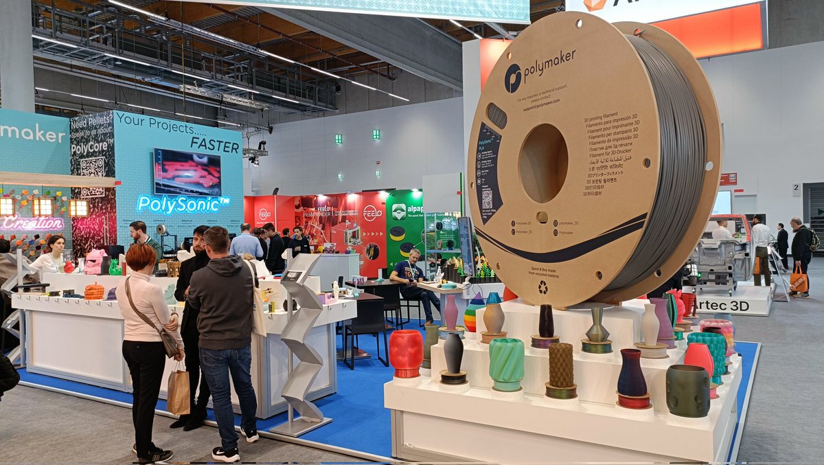 de3dprintman's tweet image. @Polymaker_3D had a very beautiful booth at @formnext_expo and they showed us some amazing filaments. It was also great to learn that Polymaker actually has an office here in The Netherlands. Should be fast and cheap shipping. 💪

#3dprinting #3dp #polymaker3d #formnext