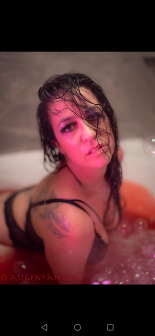 Na was l&auml;uft😘? Ich bin gerade voll im Shooting😋😉! Lust auf ein Wunsch Video, dann melde Dich auf einem<a href="/tag/sexy"class="tags"><span>#sexy</span></a><a href="/tag/hot"class="tags"><span>#hot</span></a><a href="/tag/inked"class="tags"><span>#inked</span></a><a href="/tag/german"class="tags"><span>#german</span></a><a href="/tag/happygirl"class="tags"><span>#happygirl</span></a><a href="/tag/bigboobs"class="tags"><span>#bigboobs</span></a>